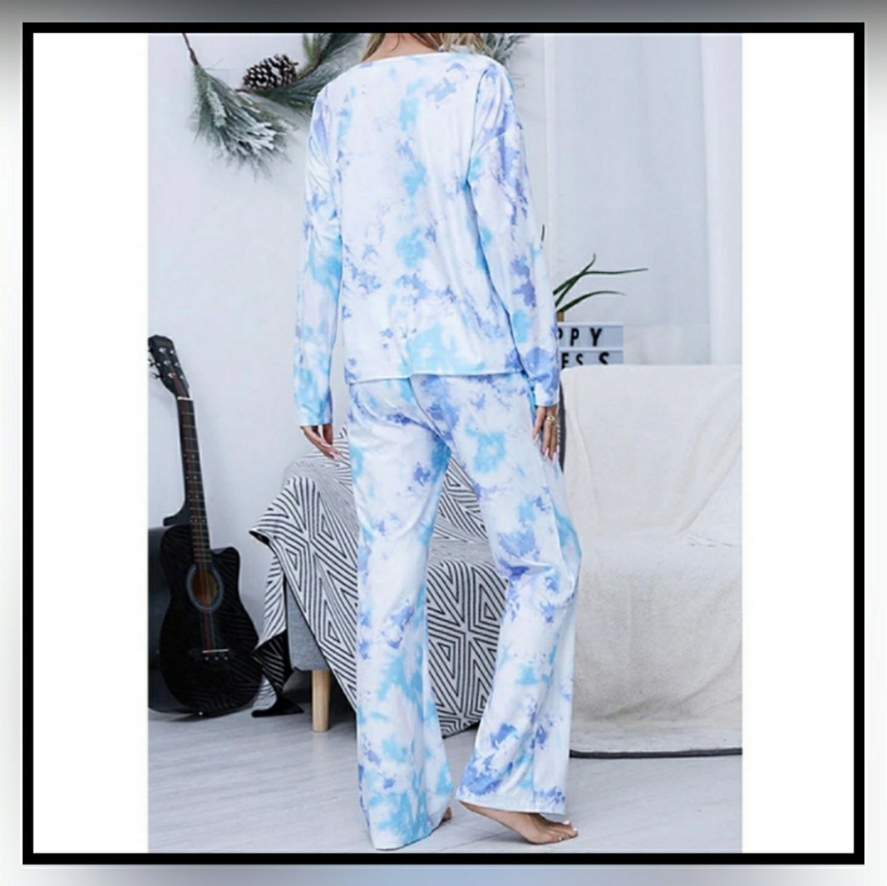 ‼️CLEARANCE PRICE FIRM‼️Two Piece Tye Dye Lounge Set💙 - Picture 3 of 3